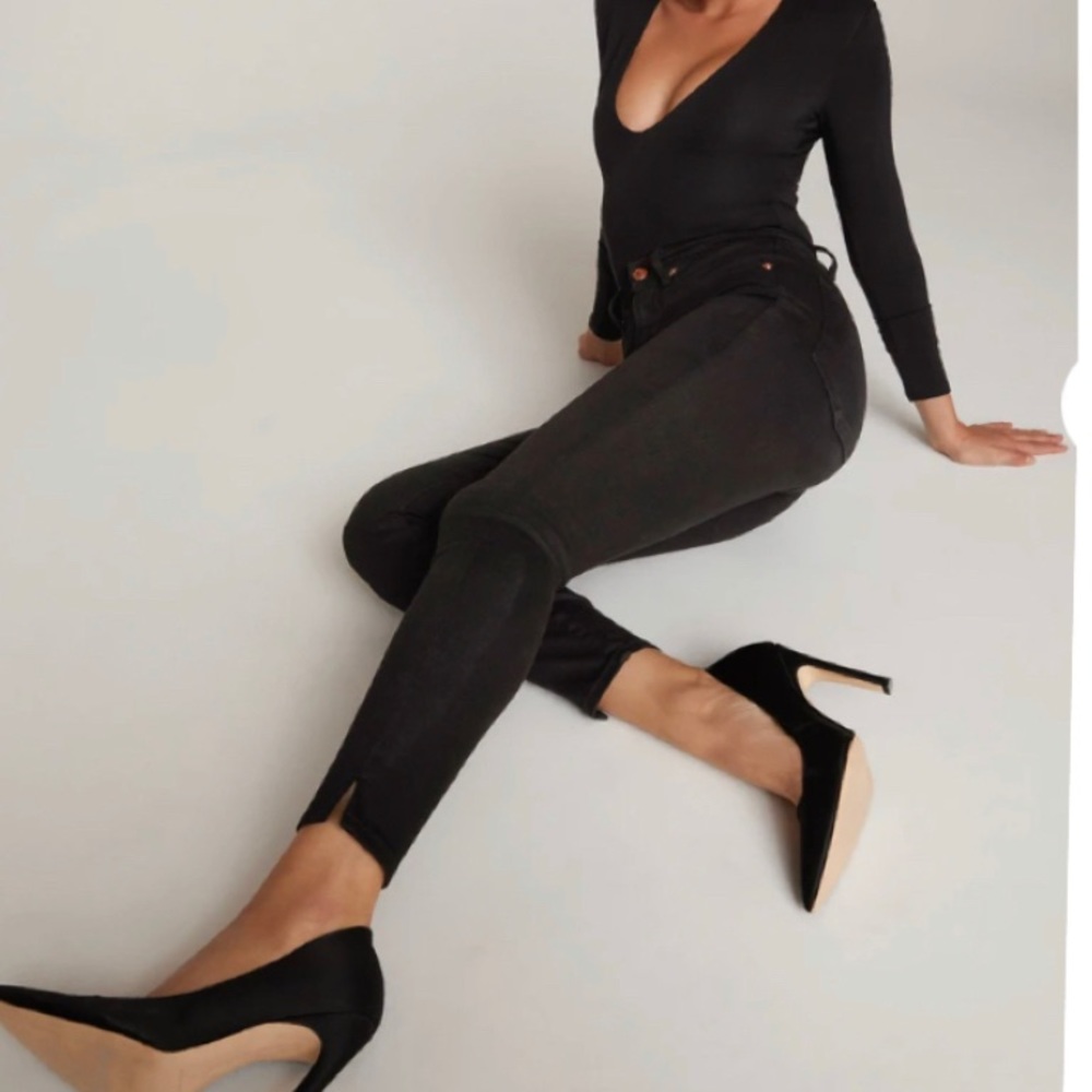 COPY - NWT! Good American Good Waist Crop Side Sl…